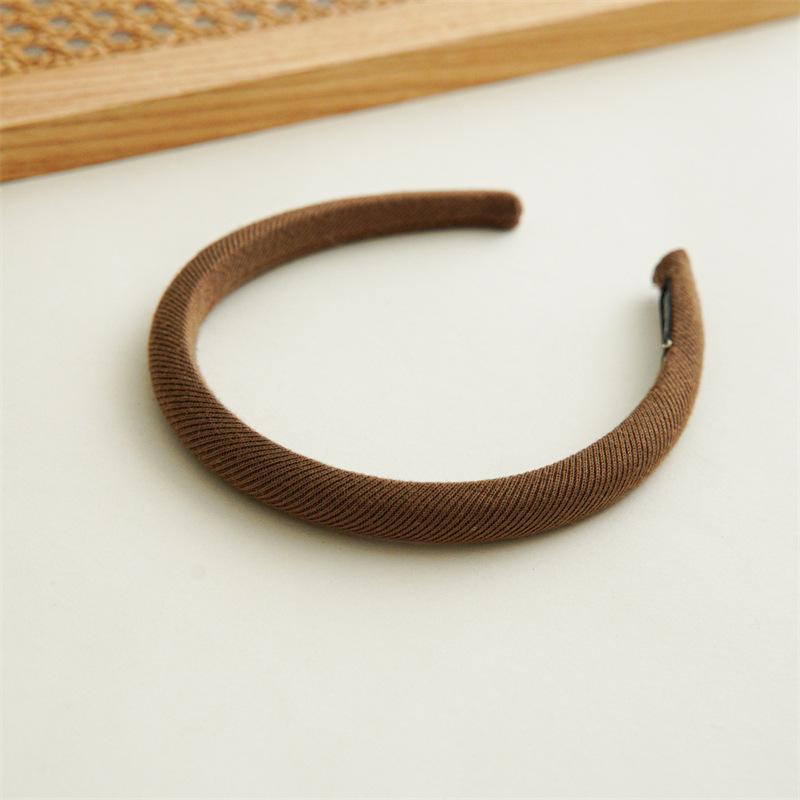 Narrow-edge Hairband with A Retro and Simple Design, Made of Fabric, Suitable for All Occasions and A High-crown Headband Hair Accessory for The Head. кавовий
Narrow-edge Hairband with A Retro and Simple Design, Made of Fabric, Suitable for All Occasions and A High-crown Headband Hair Accessory for The Head. кавовий