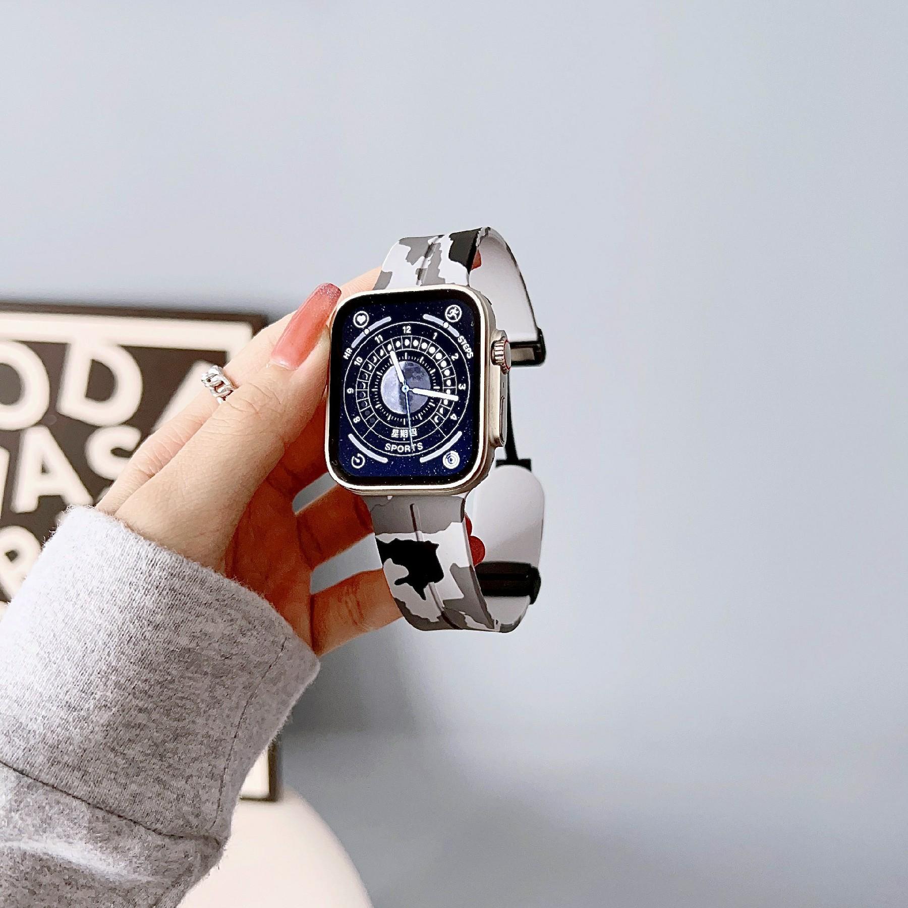KALEBOL Camouflage Silicone Strap for Apple Watch Series 10 Ultra 9 8 7 SE 6 5 4 3 2 1 46mm 49mm 45mm 44mm 42mm Magnetic Watch Band Blue
KALEBOL Camouflage Silicone Strap for Apple Watch Series 10 Ultra 9 8 7 SE 6 5 4 3 2 1 46mm 49mm 45mm 44mm 42mm Magnetic Watch Band Blue