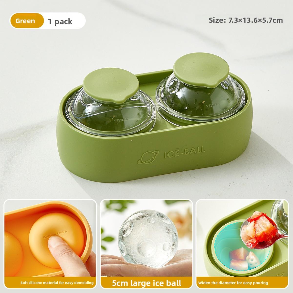 Pressing The Round Large Ice Ball Food-grade Silicone Ice Cube Mold - An Ice Cube Freezing Tool for Making Ice Cubes.
Pressing The Round Large Ice Ball Food-grade Silicone Ice Cube Mold - An Ice Cube Freezing Tool for Making Ice Cubes.