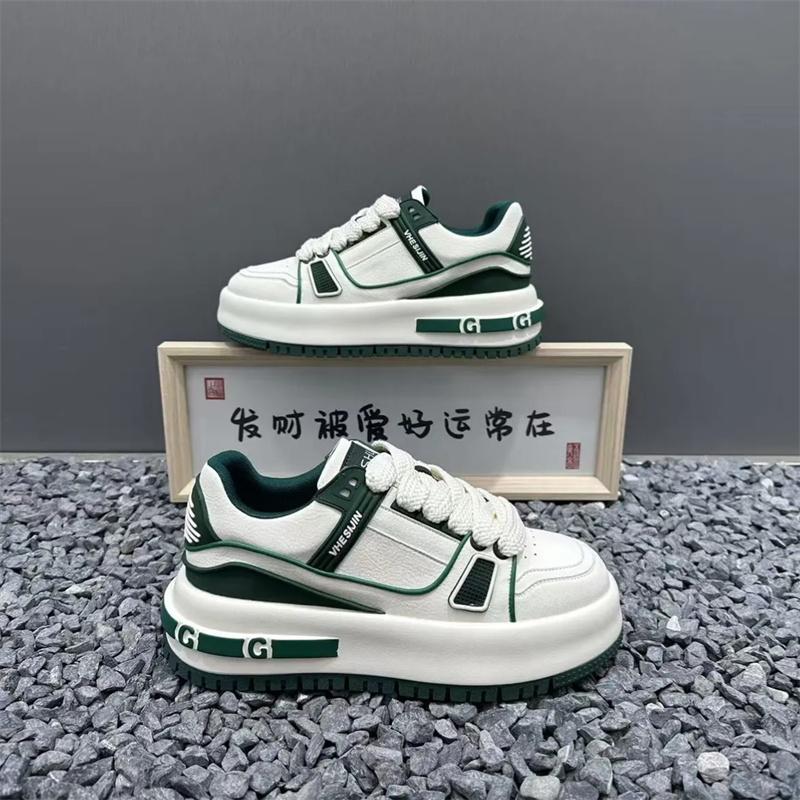Men s shoes autumn and winter new casual sports shoes platform heightening shoes 44 чорний
Men s shoes autumn and winter new casual sports shoes platform heightening shoes 44 чорний