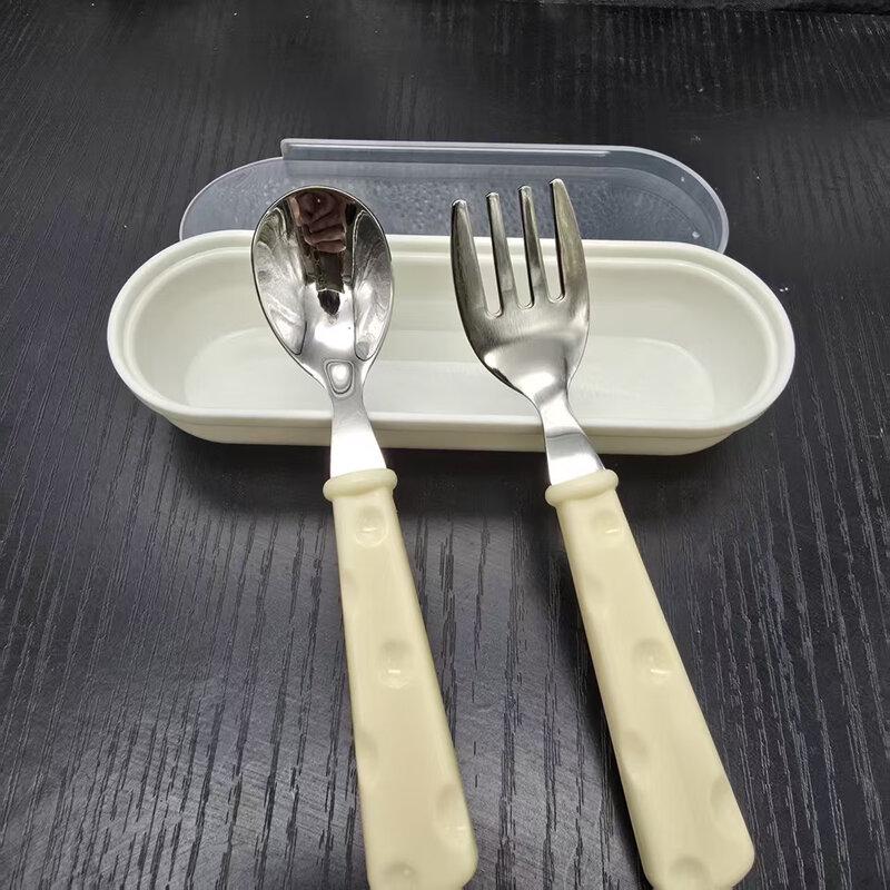 Портативний набір столових приладів з нержавіючої сталі
Портативний набір столових приладів з нержавіючої сталі