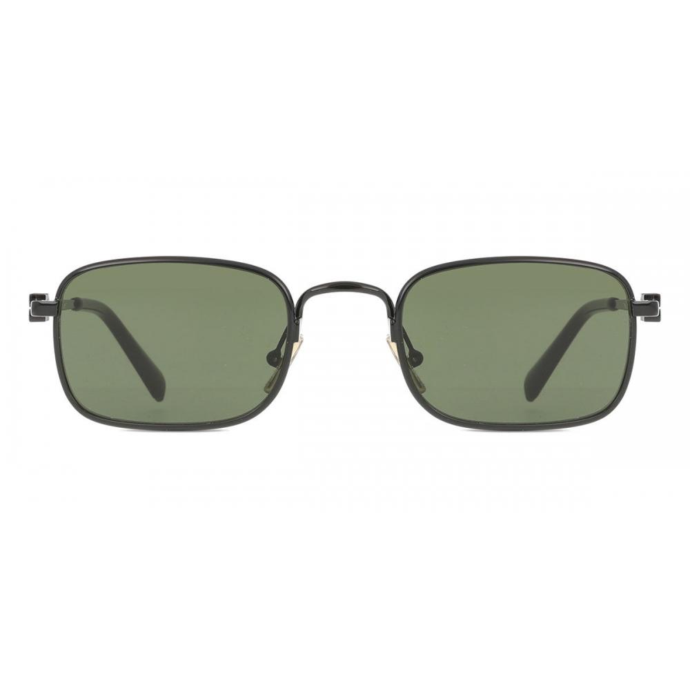 Жіночі сонцезахисні окуляри Miu Miu Mua53s 1ab1i0 Black/49-22-140
Жіночі сонцезахисні окуляри Miu Miu Mua53s 1ab1i0 Black/49-22-140