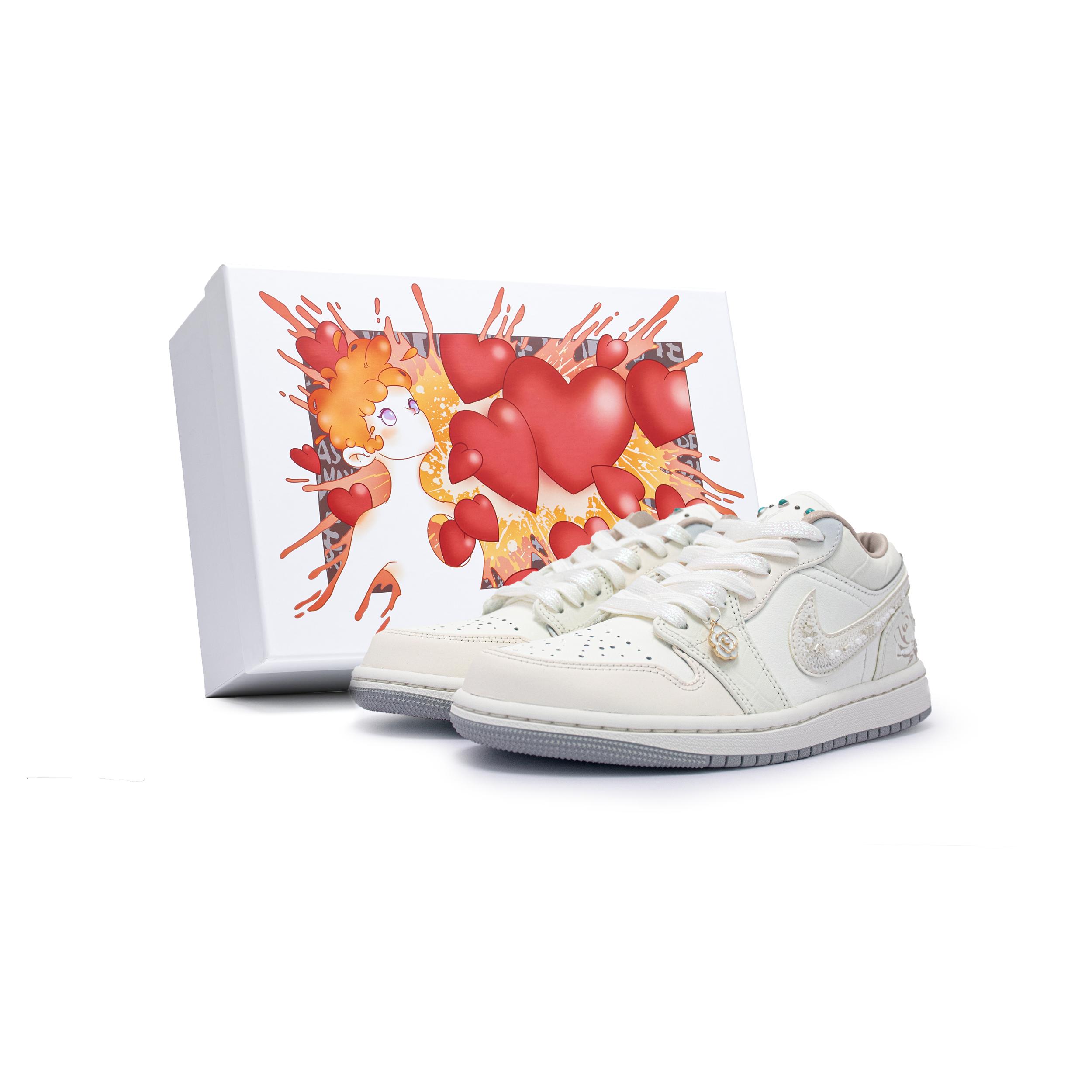 Jordan Air Jordan 1 Camellia Language Low top Vintage Basketball Shoes Women s White IH7323-100(Team196--BOX) 37.5
Jordan Air Jordan 1 Camellia Language Low top Vintage Basketball Shoes Women s White IH7323-100(Team196--BOX) 37.5