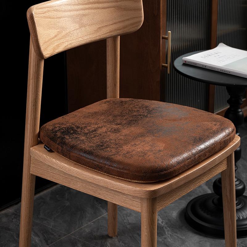 High-grade Retro Dining Chair Cushion Classic Style Chair Seat Cushion Memory Foam Non-slip Solid Wood Chair Seat Pad 43x42x4cm
High-grade Retro Dining Chair Cushion Classic Style Chair Seat Cushion Memory Foam Non-slip Solid Wood Chair Seat Pad 43x42x4cm