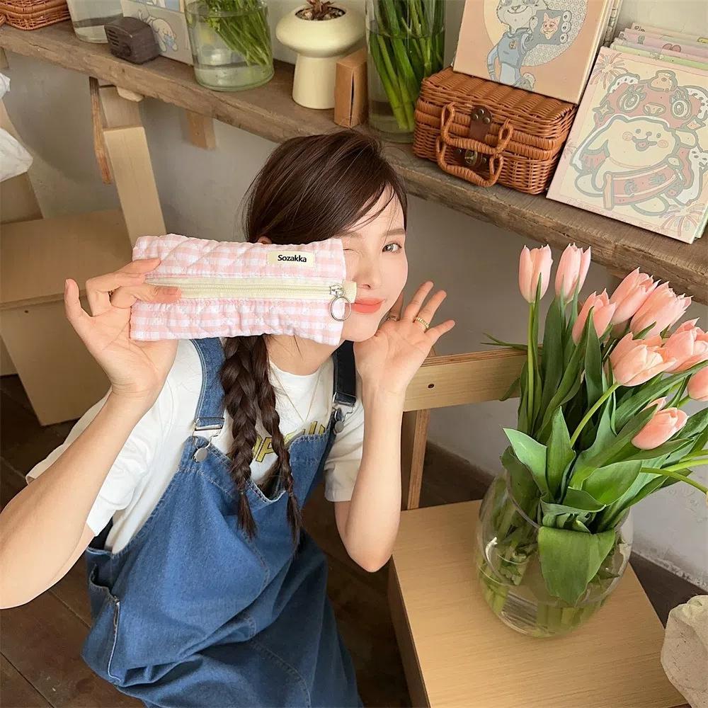 Large Capacity Sewing Pencil Case Korean Style Stationery Storage Bag Stationary Cloth Box Office рожевий
Large Capacity Sewing Pencil Case Korean Style Stationery Storage Bag Stationary Cloth Box Office рожевий