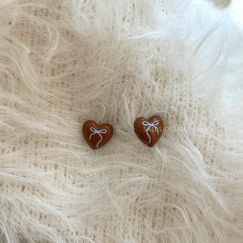 Heart Drip Glaze Korean Stud Earrings – Fresh, Sweet, and Fashionable Ear Ornaments with a High-End Feel.
Heart Drip Glaze Korean Stud Earrings – Fresh, Sweet, and Fashionable Ear Ornaments with a High-End Feel.