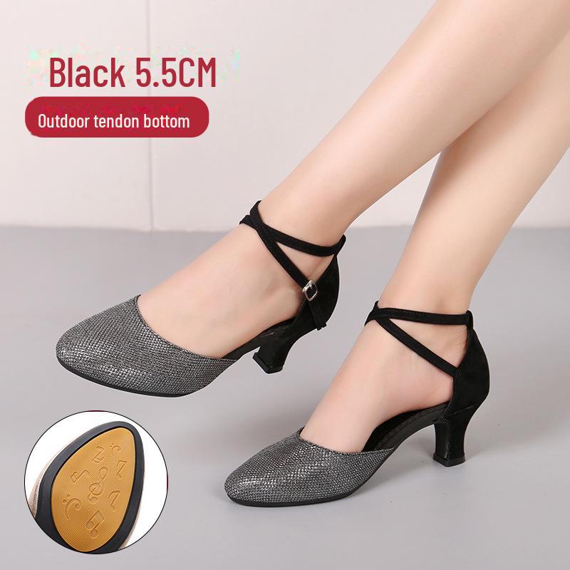 Жіноче взуття для латиноамериканських і бальних танців - м яка підошва для квадратних танців 39 чорний
Жіноче взуття для латиноамериканських і бальних танців - м яка підошва для квадратних танців 39 чорний