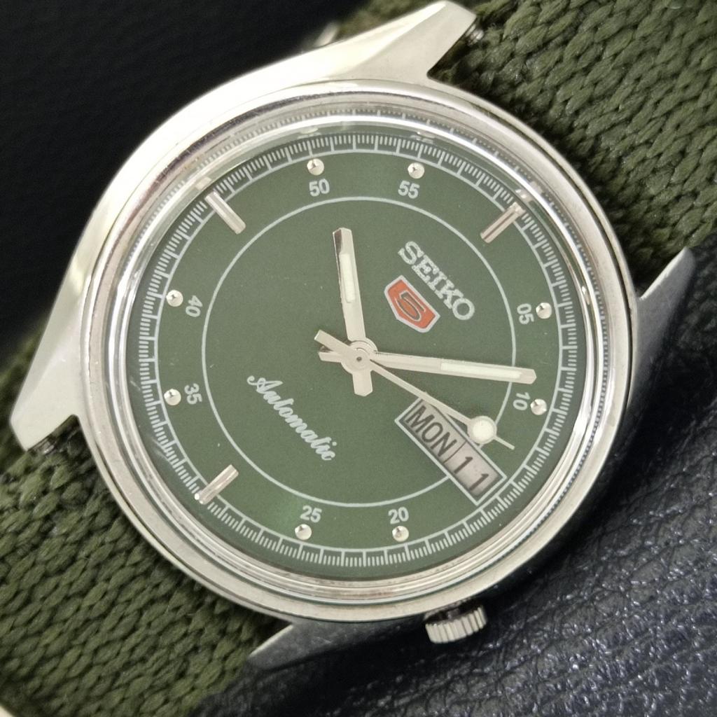 ВИНТАЖНЫЕ МУЖСКИЕ АВТОМАТИЧЕСКИЕ ЧАСЫ SEIKO 5 ЯПОНСКИЕ С ЗЕЛЕНЫМ ЦИФЕРБЛАТОМ a500102-2 R151a-a500102
ВИНТАЖНЫЕ МУЖСКИЕ АВТОМАТИЧЕСКИЕ ЧАСЫ SEIKO 5 ЯПОНСКИЕ С ЗЕЛЕНЫМ ЦИФЕРБЛАТОМ a500102-2 R151a-a500102