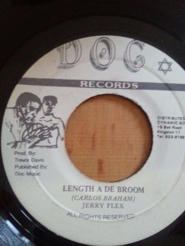 7inch Record JERRY FLEX - Length Of A De Broom NONE Dog Records Jamaica Reggae, Ska & Dub Used
7inch Record JERRY FLEX - Length Of A De Broom NONE Dog Records Jamaica Reggae, Ska & Dub Used