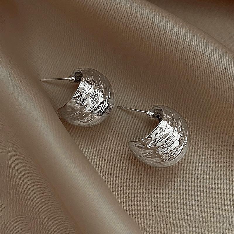 Europe and America Exaggerate C-shaped Geometric Wrinkled Beans Stud Earring for Women Copper Color Metal Zircon Girl Gift
Europe and America Exaggerate C-shaped Geometric Wrinkled Beans Stud Earring for Women Copper Color Metal Zircon Girl Gift