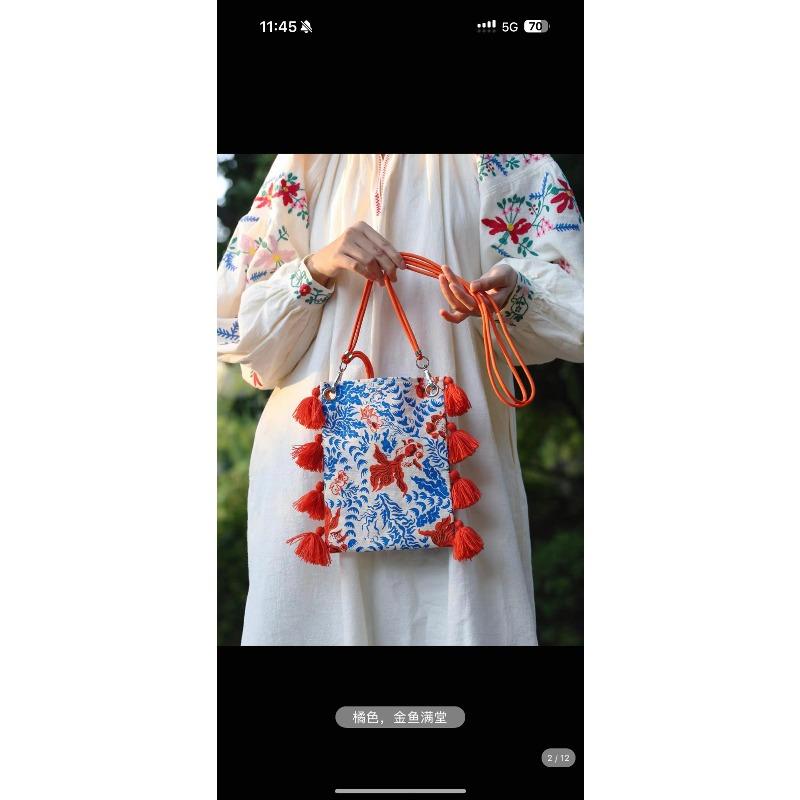 Niche original design contrasting color fringed canvas mobile phone bag Guochao new Chinese style old coarse cloth crossbody shoulder bag оранжевый
Niche original design contrasting color fringed canvas mobile phone bag Guochao new Chinese style old coarse cloth crossbody shoulder bag оранжевый