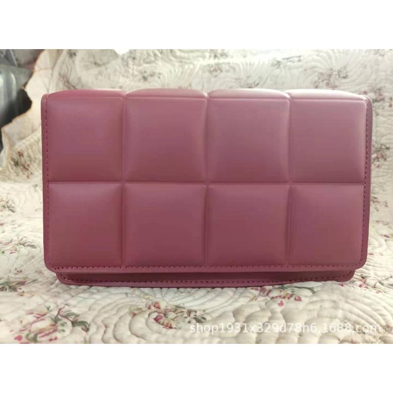 Master feeling large square women s bag popular bag new small square bag portable messenger shoulder bag фіолетовий
Master feeling large square women s bag popular bag new small square bag portable messenger shoulder bag фіолетовий