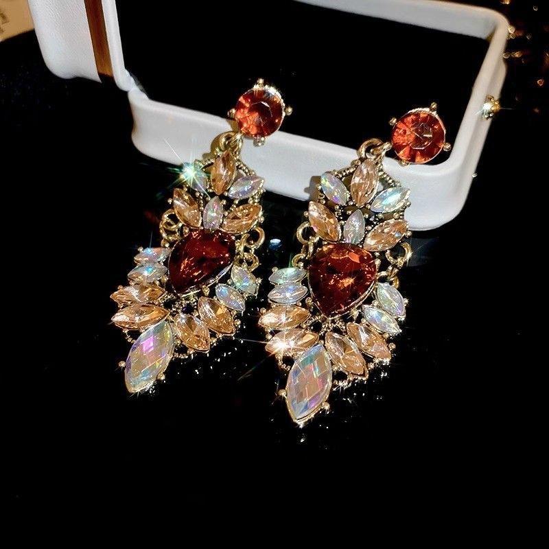 Earrings trendy retro heavy industry ethnic style versatile earrings women light luxury temperament long water drop stud earrings women
Earrings trendy retro heavy industry ethnic style versatile earrings women light luxury temperament long water drop stud earrings women