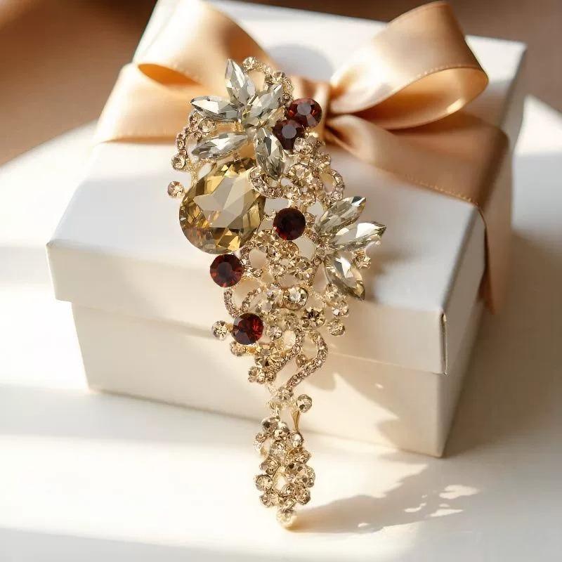 SKEDS Luxurious Sparkling Crystal Brooch High-End Gorgeous Design Corsage Pin for Suits and Formal Dresses Multi-style Option
SKEDS Luxurious Sparkling Crystal Brooch High-End Gorgeous Design Corsage Pin for Suits and Formal Dresses Multi-style Option