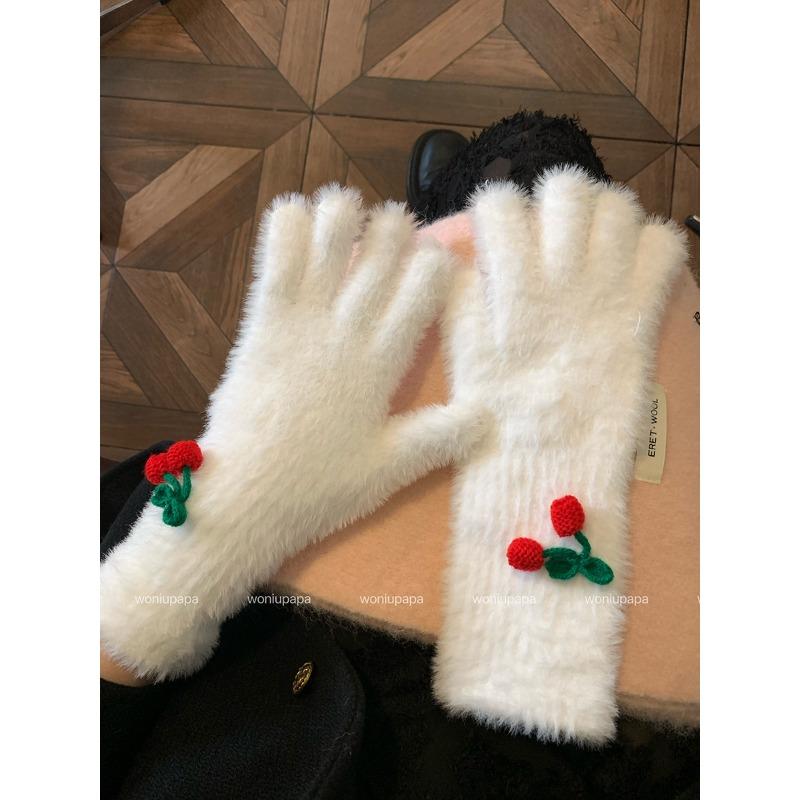 Cute five-finger cherry plush gloves for women s autumn and winter travel cycling warm and cold-proof versatile gloves one size fits all белый
Cute five-finger cherry plush gloves for women s autumn and winter travel cycling warm and cold-proof versatile gloves one size fits all белый