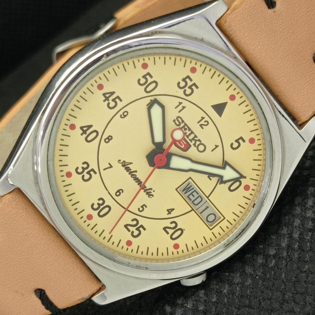 Б/У винтажные часы SEIKO 5 AUTOMATIC 7019A JAPAN MENS D/D BEIGE 594a-a311685-2 SKU594a-a311685
Б/У винтажные часы SEIKO 5 AUTOMATIC 7019A JAPAN MENS D/D BEIGE 594a-a311685-2 SKU594a-a311685