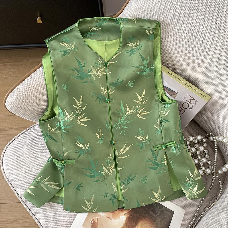 Women s Spring Hanfu-Style Embroidered Vest with Frog Buttons and Gold Jacquard Cardigan L
Women s Spring Hanfu-Style Embroidered Vest with Frog Buttons and Gold Jacquard Cardigan L