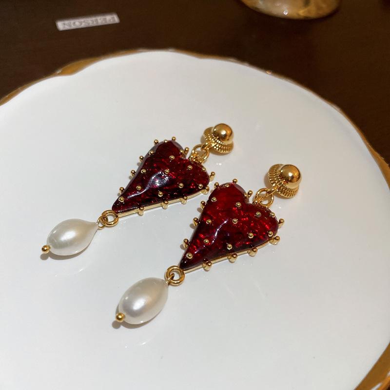 Средневековая любовь серьги из барочного жемчуга ретро легкие роскошные серьги-пусеты высококлассные новые серьги
Средневековая любовь серьги из барочного жемчуга ретро легкие роскошные серьги-пусеты высококлассные новые серьги