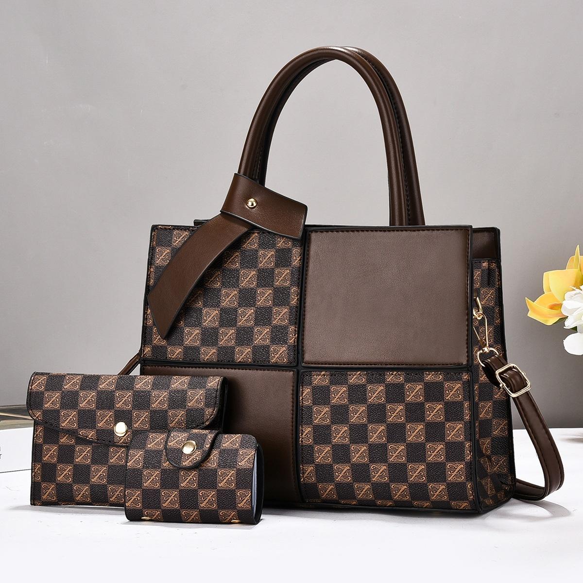 Новый комплект из трех предметов с контрастными цветами, сумка высокого уровня, все в одном, модная сумка через плечо .
Новый комплект из трех предметов с контрастными цветами, сумка высокого уровня, все в одном, модная сумка через плечо .