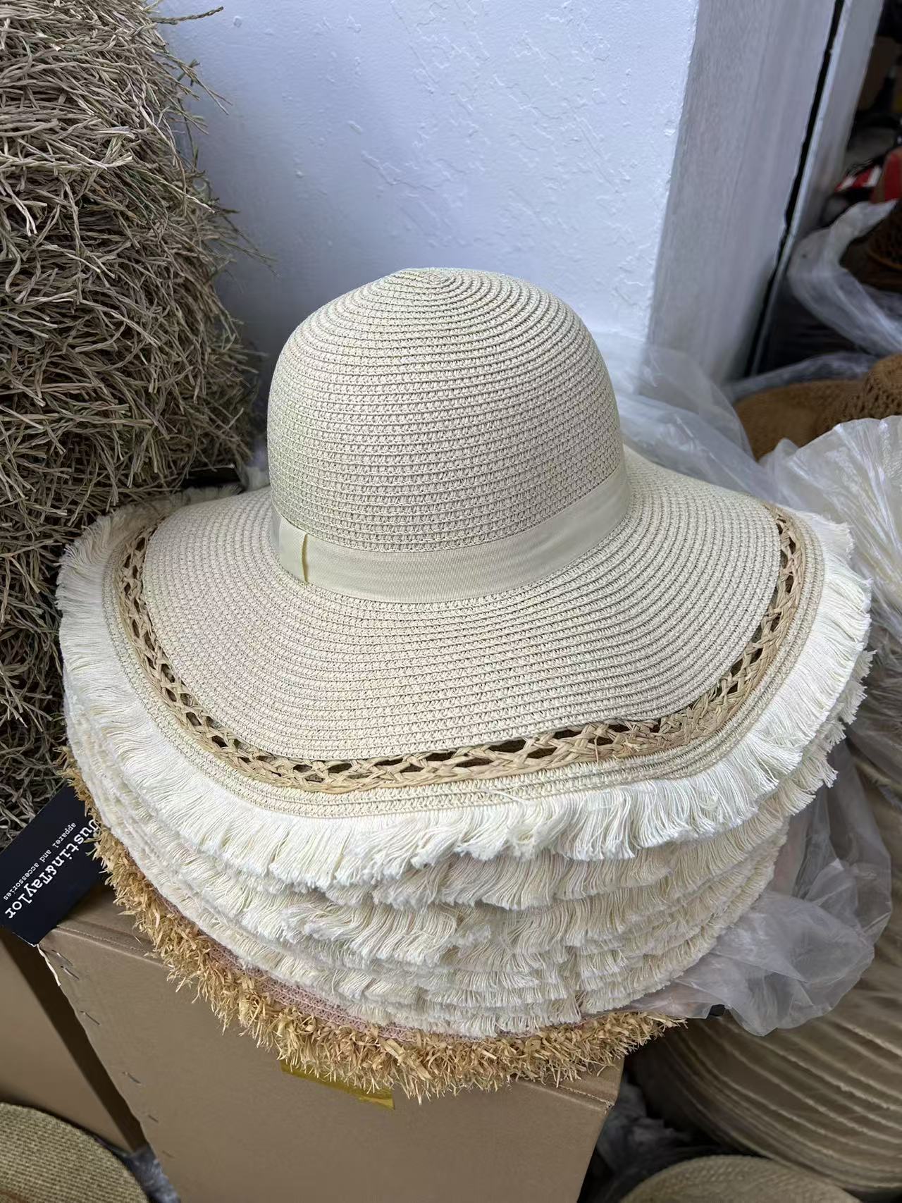 Korean Version Tassel big Brimmed Straw Hat, Summer Seaside Vacation Beach Hat, Hollowed Out Design, Sun Hat, Trendy Hat M56-58cm
Korean Version Tassel big Brimmed Straw Hat, Summer Seaside Vacation Beach Hat, Hollowed Out Design, Sun Hat, Trendy Hat M56-58cm