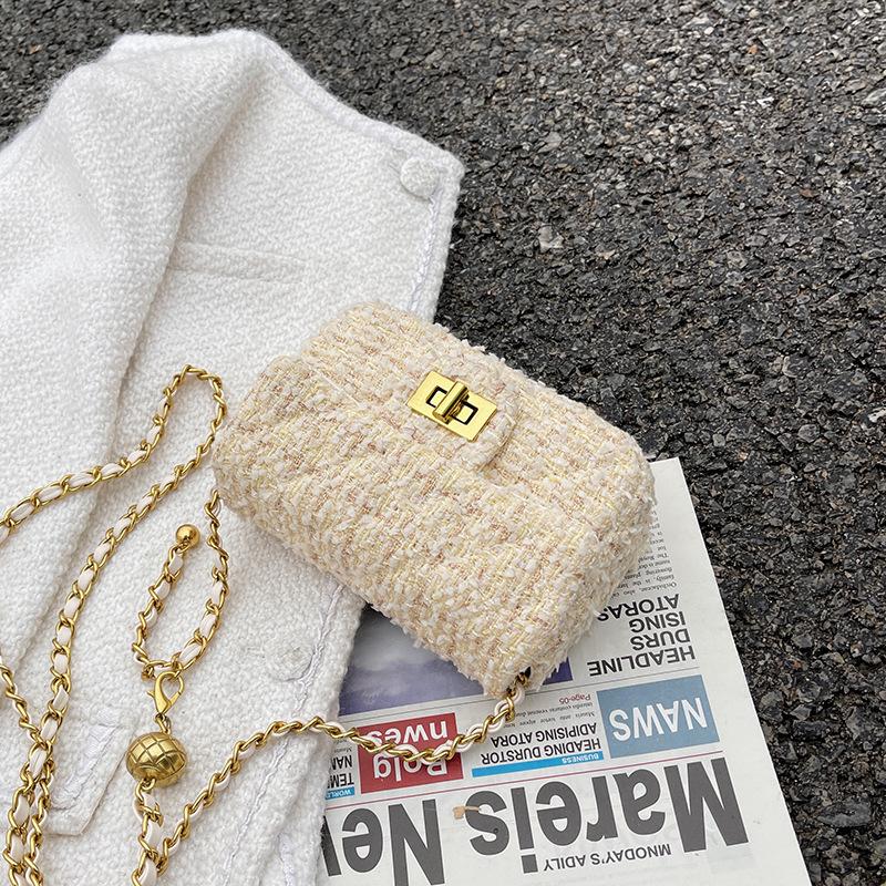 Woolen bag women s autumn and winter new niche design chain shoulder messenger bag high-end small square bag бежевый
Woolen bag women s autumn and winter new niche design chain shoulder messenger bag high-end small square bag бежевый