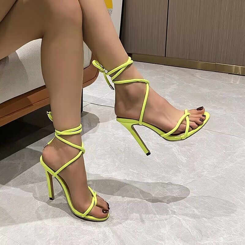 Весенне-летние новые ремешки на щиколотке с открытым носком, клубные подиумные туфли на высоком каблуке, женские модные босоножки-стилет большого размера 43 неоновый жёлтый
Весенне-летние новые ремешки на щиколотке с открытым носком, клубные подиумные туфли на высоком каблуке, женские модные босоножки-стилет большого размера 43 неоновый жёлтый