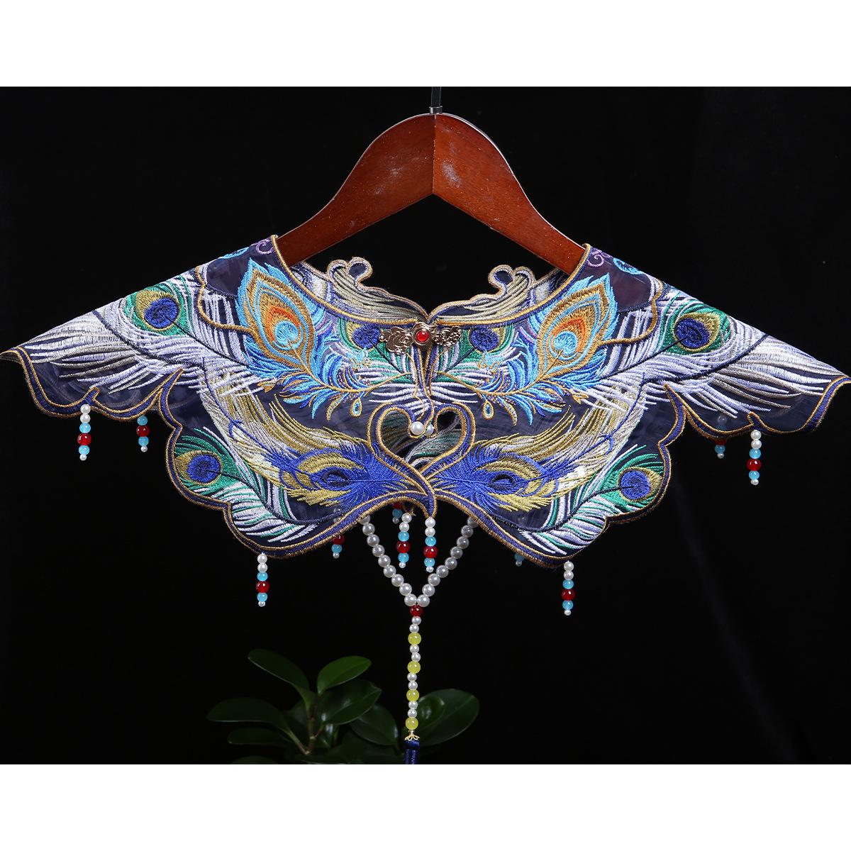 Peacock Feather Embroidered Blue Hanfu Cloud Shoulder Shawl with Faux Collar and Ma Mian Skirt for University Students One Size
Peacock Feather Embroidered Blue Hanfu Cloud Shoulder Shawl with Faux Collar and Ma Mian Skirt for University Students One Size