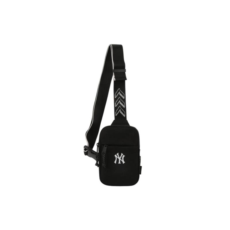 MLB Polyamide Cell Phone Pouch, Shoulder Bag, Crossbody Bag Mini Unisex Black Casual чорний
MLB Polyamide Cell Phone Pouch, Shoulder Bag, Crossbody Bag Mini Unisex Black Casual чорний