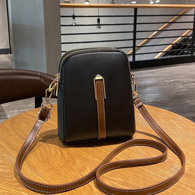 Brand Women s Shoulder Bag Fashion Phone Diagonal Cross Bag Leather Casual Designer Trendy Phone Wallet Girl Essential Small Bag 17cmX8cmX19cm
Brand Women s Shoulder Bag Fashion Phone Diagonal Cross Bag Leather Casual Designer Trendy Phone Wallet Girl Essential Small Bag 17cmX8cmX19cm
