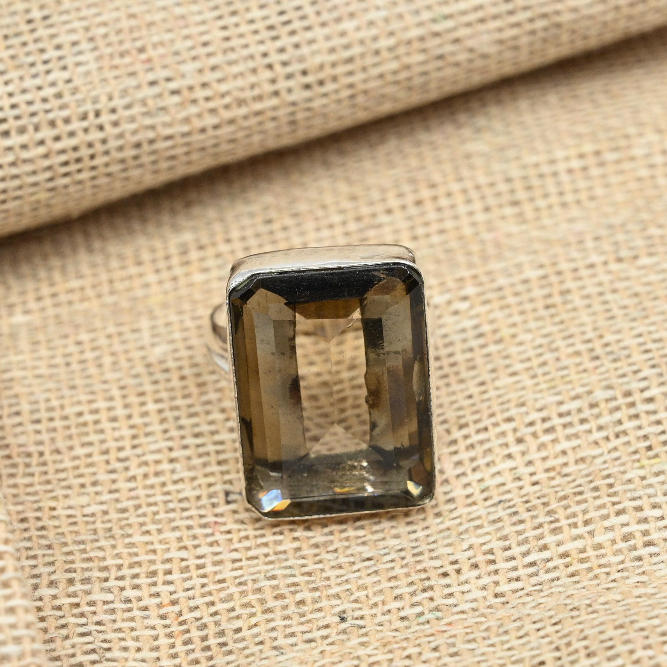 Дымчатый топаз, великолепный драгоценный камень, твердое серебро 925 пробы, ювелирные изделия ручной работы, кольца, все размеры 9.5
Дымчатый топаз, великолепный драгоценный камень, твердое серебро 925 пробы, ювелирные изделия ручной работы, кольца, все размеры 9.5