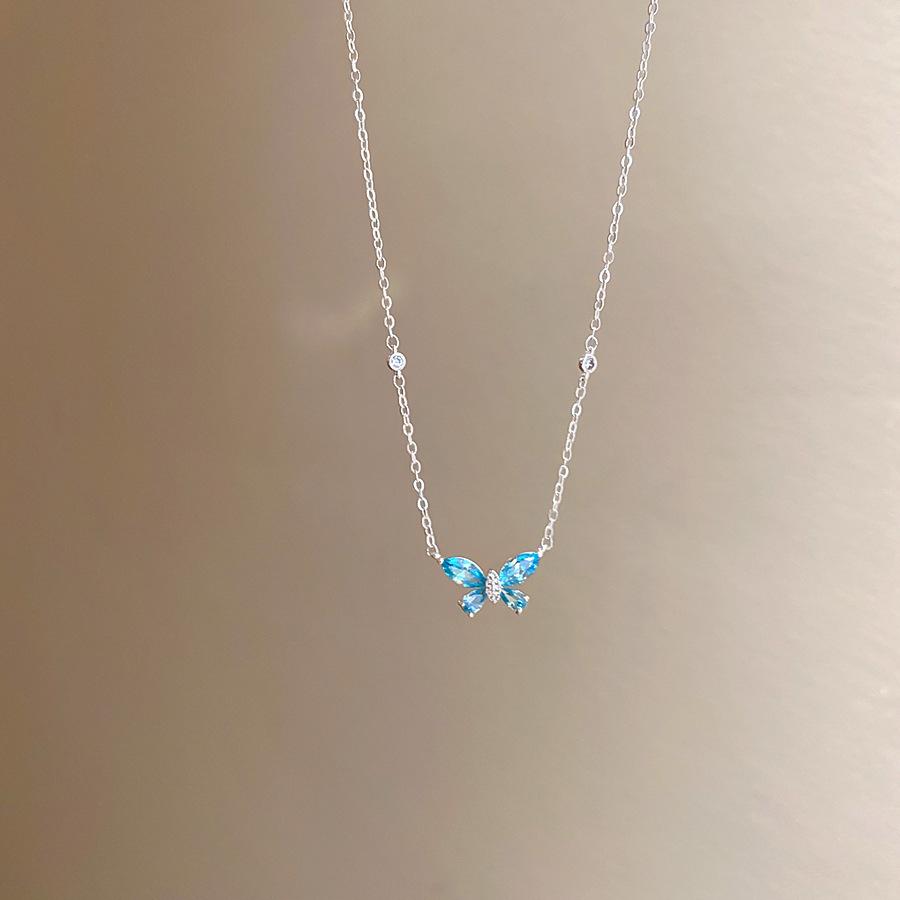 Изысканное универсальное колье-подвеска с цирконом в виде бабочки, нишевая модная бижутерия в легком люксовом стиле, подчеркивающая темперамент
Изысканное универсальное колье-подвеска с цирконом в виде бабочки, нишевая модная бижутерия в легком люксовом стиле, подчеркивающая темперамент