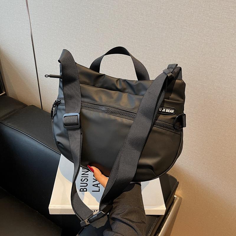 Сумка большой вместимости женская летняя новая сумка-мессенджер спортивный локомотивный стиль с чувством современности рабочая сумка для поездок
Сумка большой вместимости женская летняя новая сумка-мессенджер спортивный локомотивный стиль с чувством современности рабочая сумка для поездок