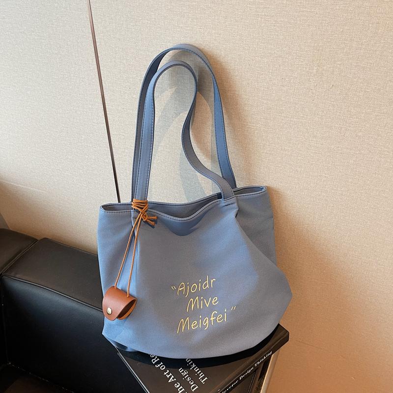 Niche Lazy Wind Underarm Bag Women s Autumn and Winter Letter Fashion Large Capacity Shoulder Tote Bag синій
Niche Lazy Wind Underarm Bag Women s Autumn and Winter Letter Fashion Large Capacity Shoulder Tote Bag синій