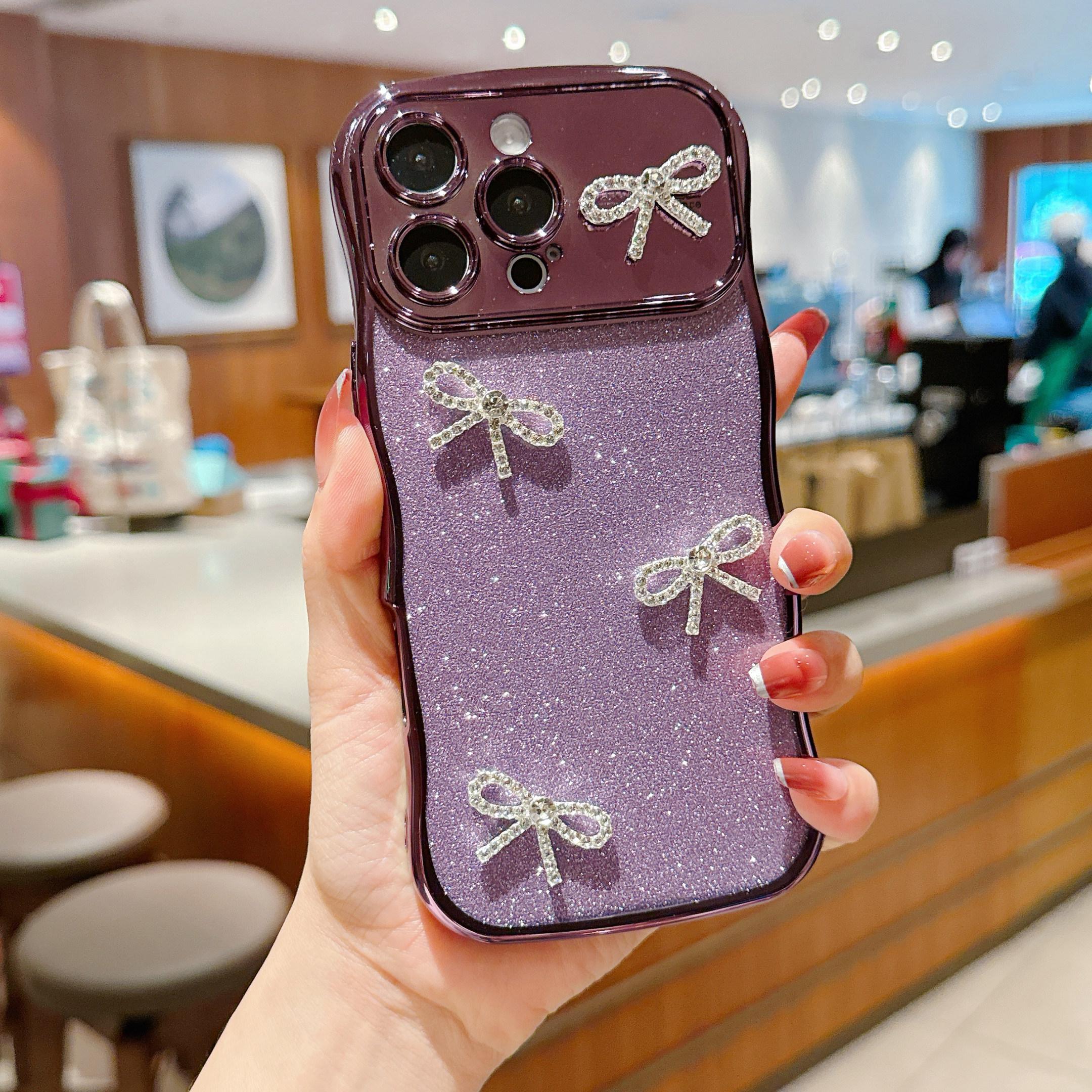 Чохол для iPhone 16 Pro Max Гальванізована хвиляста рамка Блискуча TPU накладка для телефону з декором у вигляді банта з кристалами Dark Purple
Чохол для iPhone 16 Pro Max Гальванізована хвиляста рамка Блискуча TPU накладка для телефону з декором у вигляді банта з кристалами Dark Purple