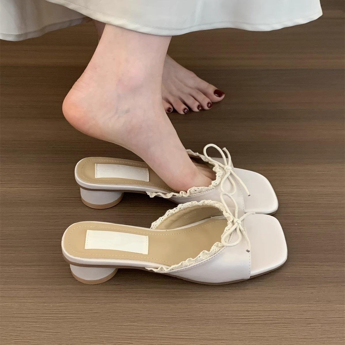 Beautiful one-word cool slippers women s outer wear bow with skirt yellow temperament thick heel sandals 35
Beautiful one-word cool slippers women s outer wear bow with skirt yellow temperament thick heel sandals 35