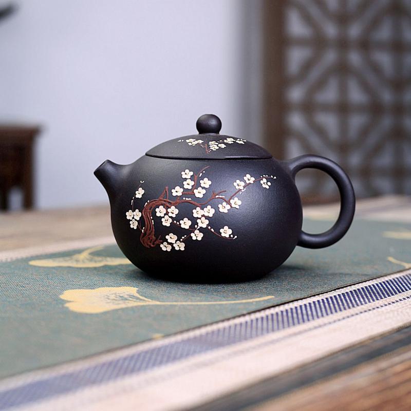 420ml Creative Yixing Purple Clay Teapots Handmade Plum Blossom Xishi Pot Raw Ore Black Mud Kettle Chinese Zisha Tea Set Craft
420ml Creative Yixing Purple Clay Teapots Handmade Plum Blossom Xishi Pot Raw Ore Black Mud Kettle Chinese Zisha Tea Set Craft