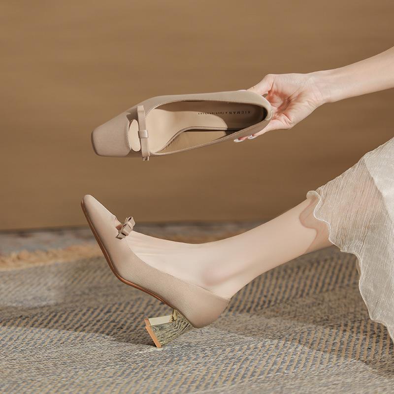 Показ мод газ высокий смысл женские квадратный носок полые сексуальные одинарные туфли весна и осень нишевый дизайн туфли на толстом каблуке женские 34
Показ мод газ высокий смысл женские квадратный носок полые сексуальные одинарные туфли весна и осень нишевый дизайн туфли на толстом каблуке женские 34