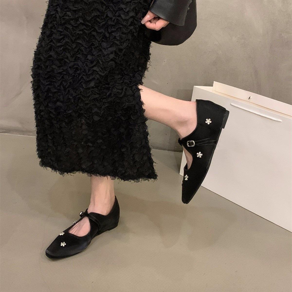 Square head silver Mary Jane single shoes women s shoes spring temperament rhinestone with skirt shoes 35
Square head silver Mary Jane single shoes women s shoes spring temperament rhinestone with skirt shoes 35