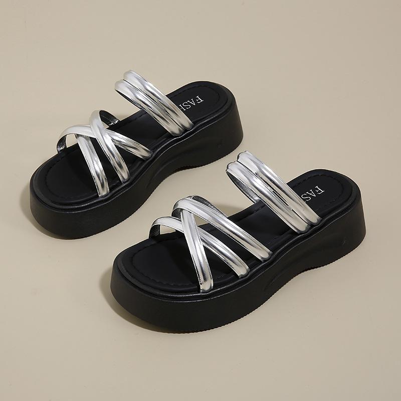 Thick-soled heightening outer wear casual beach slippers women s summer 2025 new two-wear sandals one-word sandals versatile explosion 35 серебряный
Thick-soled heightening outer wear casual beach slippers women s summer 2025 new two-wear sandals one-word sandals versatile explosion 35 серебряный
