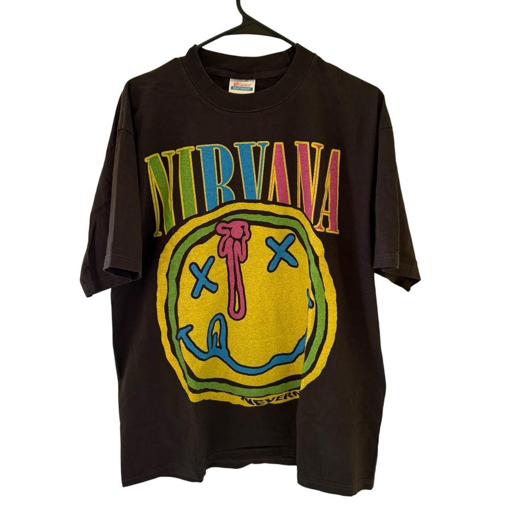 26 Vintage Nirvana Smiley T Shirt Nevermind Grunge Rock Band 90s XL Modern Reprint Unisex T-Shirt XXXL
26 Vintage Nirvana Smiley T Shirt Nevermind Grunge Rock Band 90s XL Modern Reprint Unisex T-Shirt XXXL