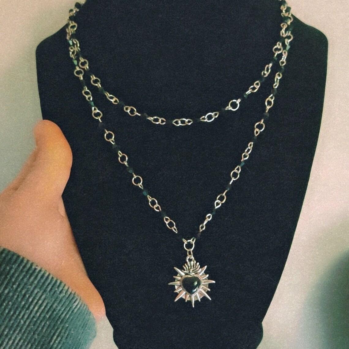 Gothic Y2K Thorn Black Sacred Heart Pendant Double-layer Bead Chain Necklace for Women Men Hallowmas Collar Chain Jewelry Gifts
Gothic Y2K Thorn Black Sacred Heart Pendant Double-layer Bead Chain Necklace for Women Men Hallowmas Collar Chain Jewelry Gifts