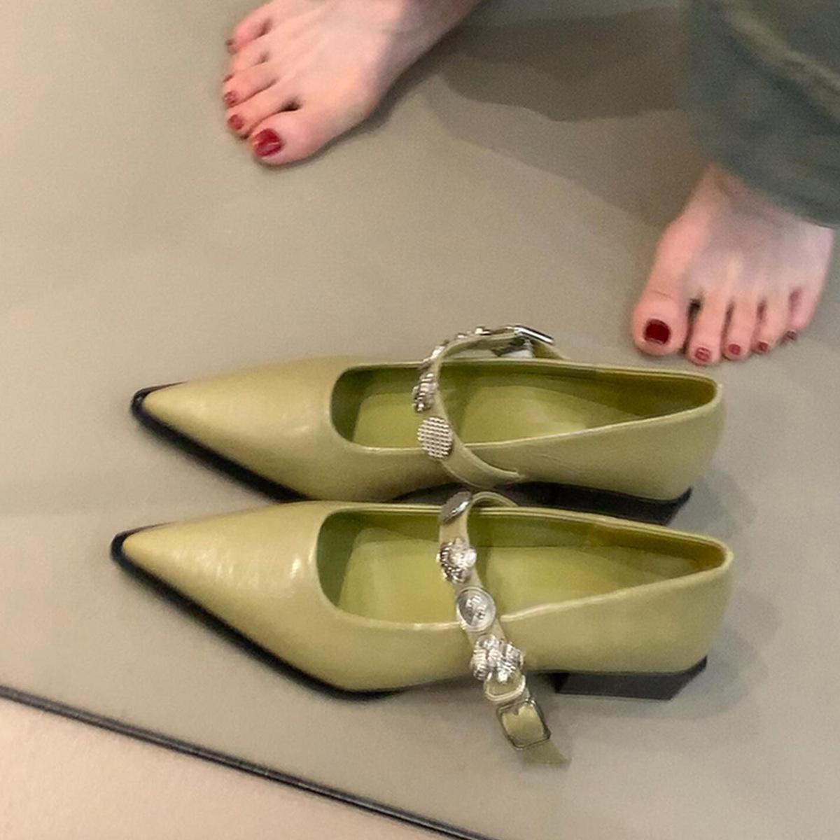 Остроносые туфли-лодочки женские с ремешком на одну пряжку, на среднем каблуке, из натуральной кожи, туфли Мэри Джейн в стиле ретро с мелким вырезом, темпераментные маленькие кожаные туфли 39 зелёный
Остроносые туфли-лодочки женские с ремешком на одну пряжку, на среднем каблуке, из натуральной кожи, туфли Мэри Джейн в стиле ретро с мелким вырезом, темпераментные маленькие кожаные туфли 39 зелёный