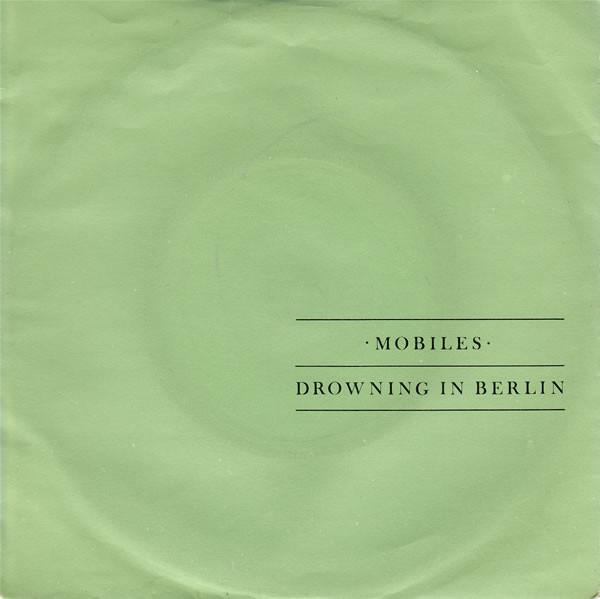 7-дюймовая пластинка MOBILES Drowning In Berlin RIA3A Rialto 1981 UK Поп Б/у
7-дюймовая пластинка MOBILES Drowning In Berlin RIA3A Rialto 1981 UK Поп Б/у