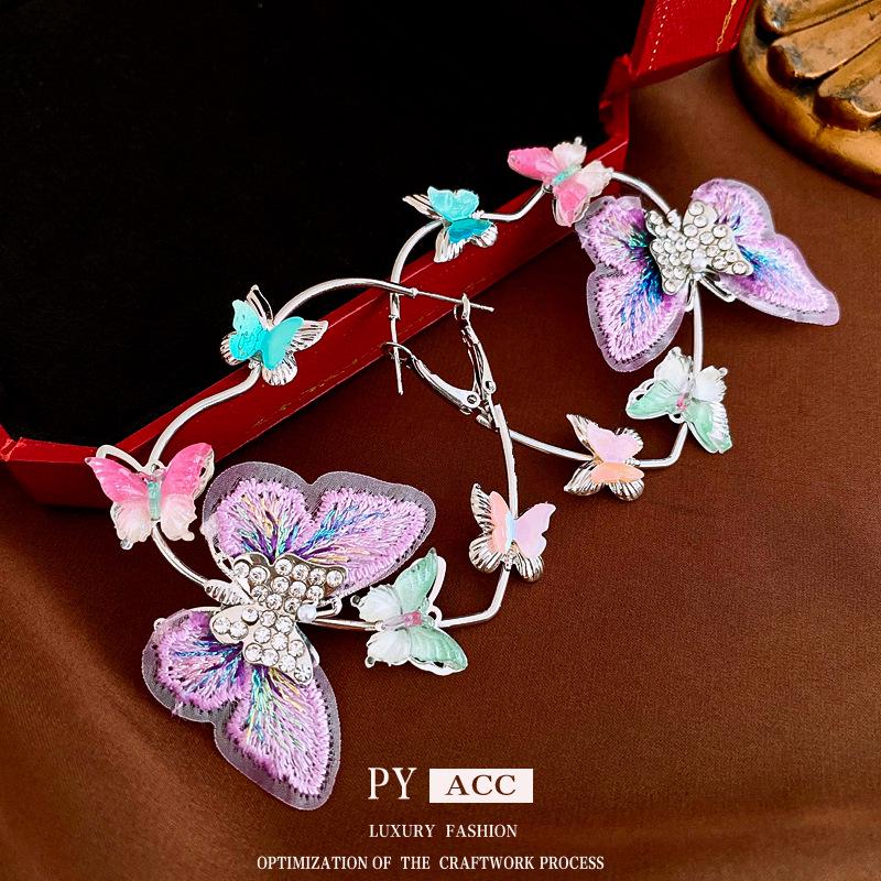 Silver Needle Heart Butterfly Pearl Earrings with Diamonds - Summer 2024 Collection, Elegant Design for Women
Silver Needle Heart Butterfly Pearl Earrings with Diamonds - Summer 2024 Collection, Elegant Design for Women