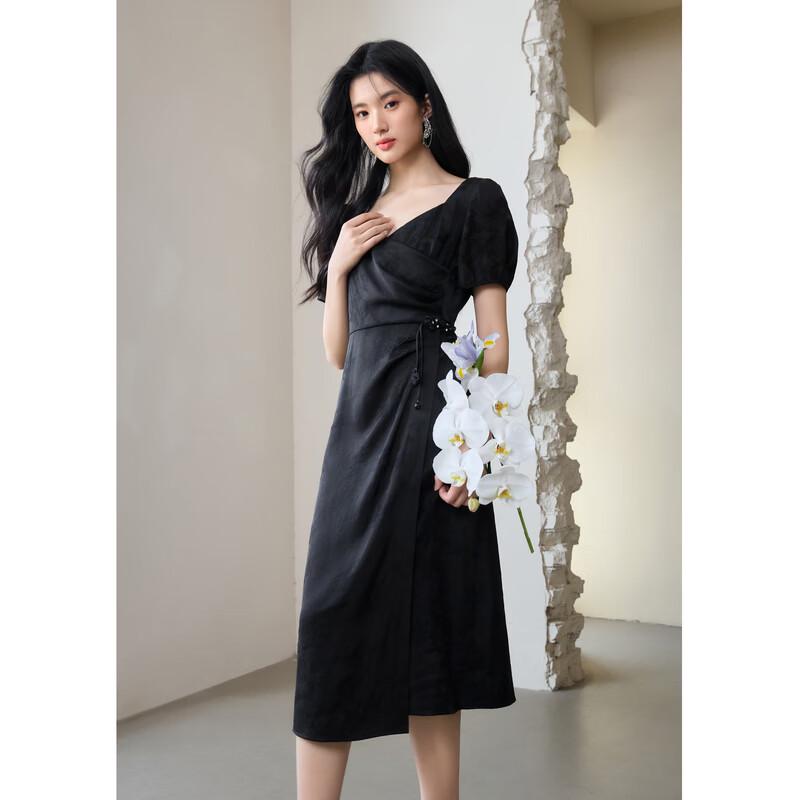 Women s Pleated Top L
Women s Pleated Top L