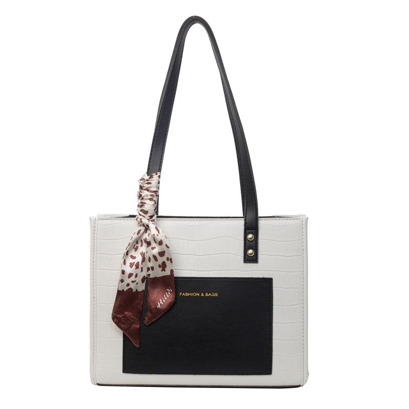 Сумка женская 2025 новая контрастного цвета на плечо повседневная сумка-тоут большой вместимости модная простая атмосферная сумка-мессенджер весна и лето
Сумка женская 2025 новая контрастного цвета на плечо повседневная сумка-тоут большой вместимости модная простая атмосферная сумка-мессенджер весна и лето