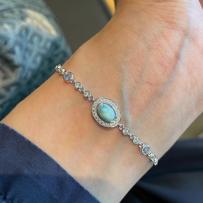 Fresh retro diamond inlaid turquoise bracelet new in oval stone fine bracelets light luxury high-end simple party gift 17-20cm срібний
Fresh retro diamond inlaid turquoise bracelet new in oval stone fine bracelets light luxury high-end simple party gift 17-20cm срібний