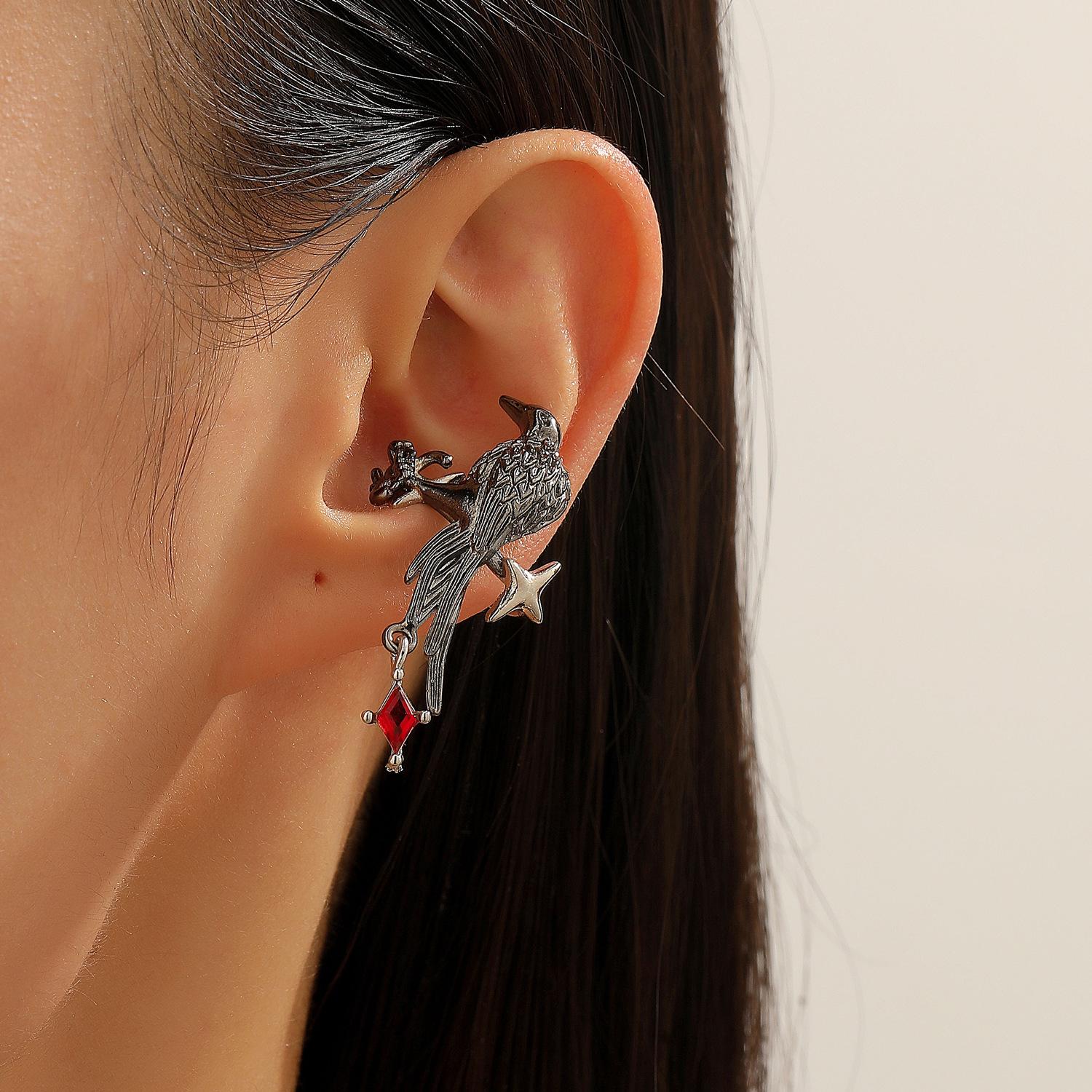 Dark Raven Clip Earrings for Women Men Unique Niche Red Crystal Zircon Drop Ear Bone Clip No Hole Personality Ear Accessories
Dark Raven Clip Earrings for Women Men Unique Niche Red Crystal Zircon Drop Ear Bone Clip No Hole Personality Ear Accessories