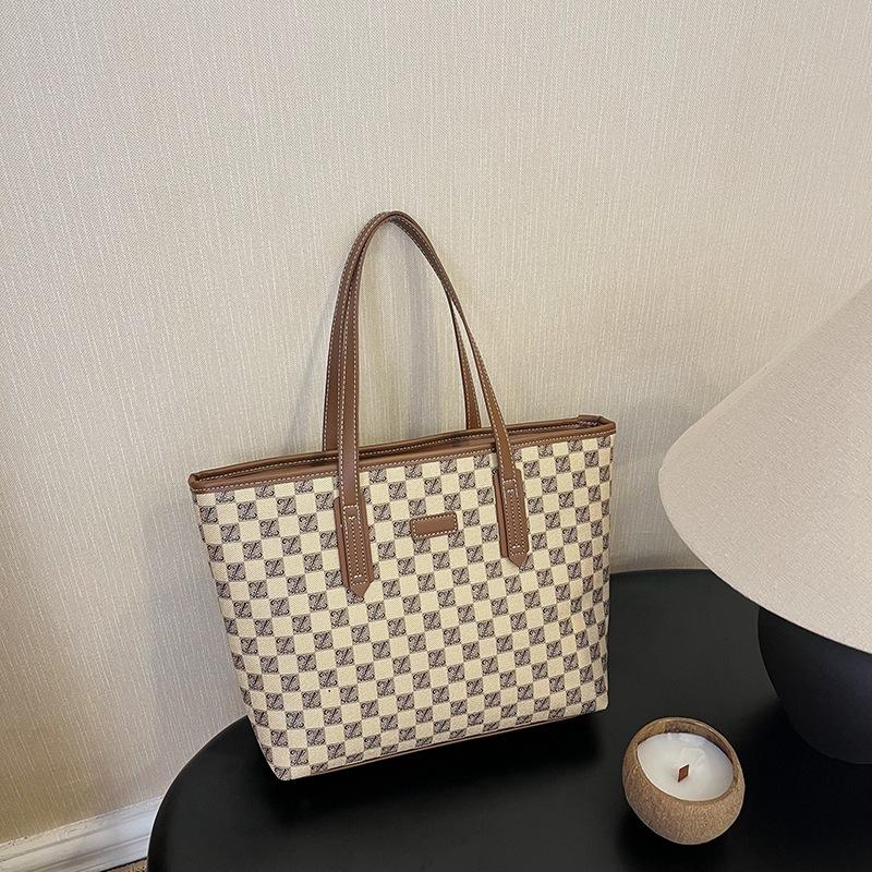 Женская сумка-тоут высокого класса с ромбовидным узором: Трендовая женская сумка-тоут на плечо класса люкс большой вместимости 2025 Standard Size #811 хаки
Женская сумка-тоут высокого класса с ромбовидным узором: Трендовая женская сумка-тоут на плечо класса люкс большой вместимости 2025 Standard Size #811 хаки