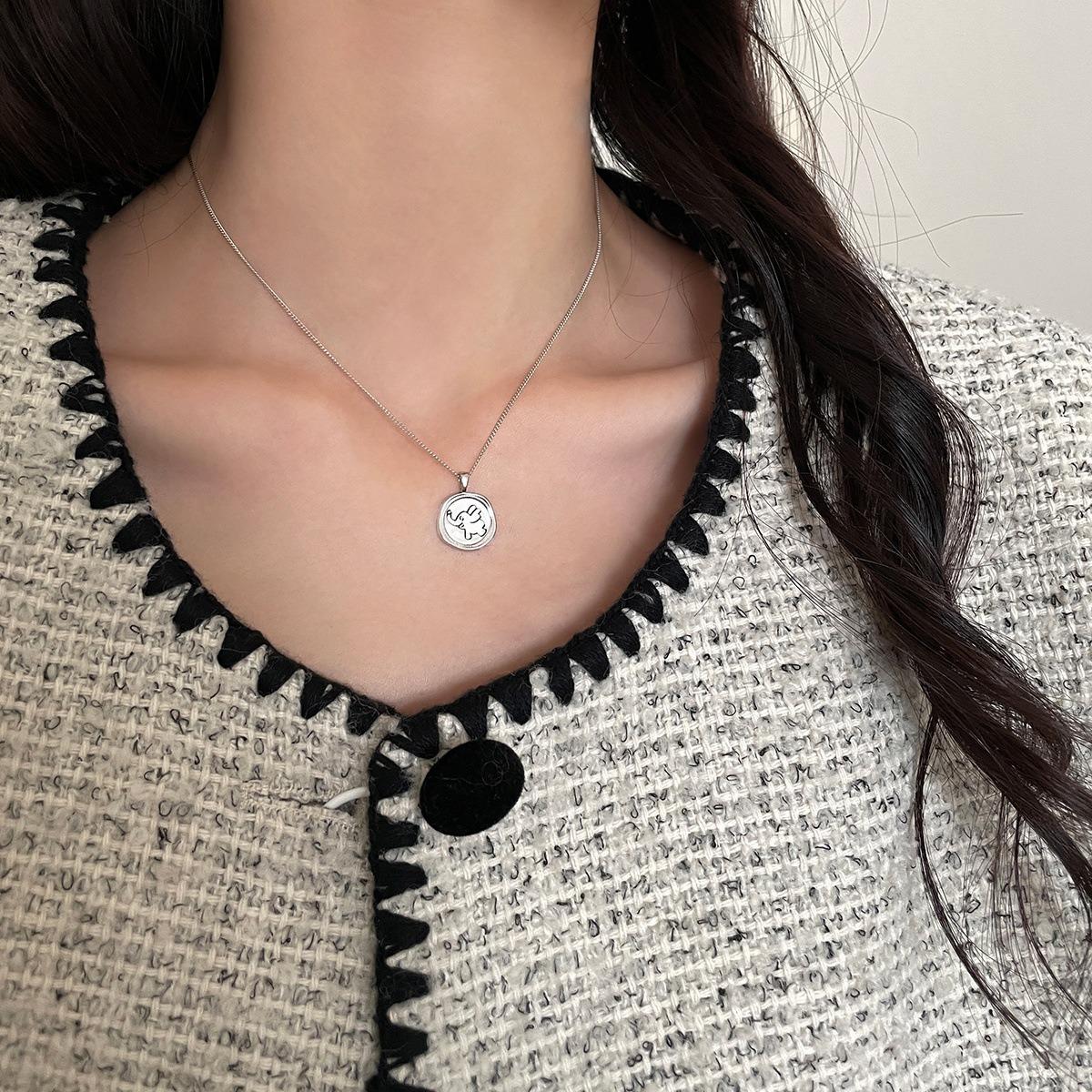 925 sterling silver round brand Dumbo necklace female retro niche high-end sweater chain exquisite and cute new side chain 925 silver
925 sterling silver round brand Dumbo necklace female retro niche high-end sweater chain exquisite and cute new side chain 925 silver